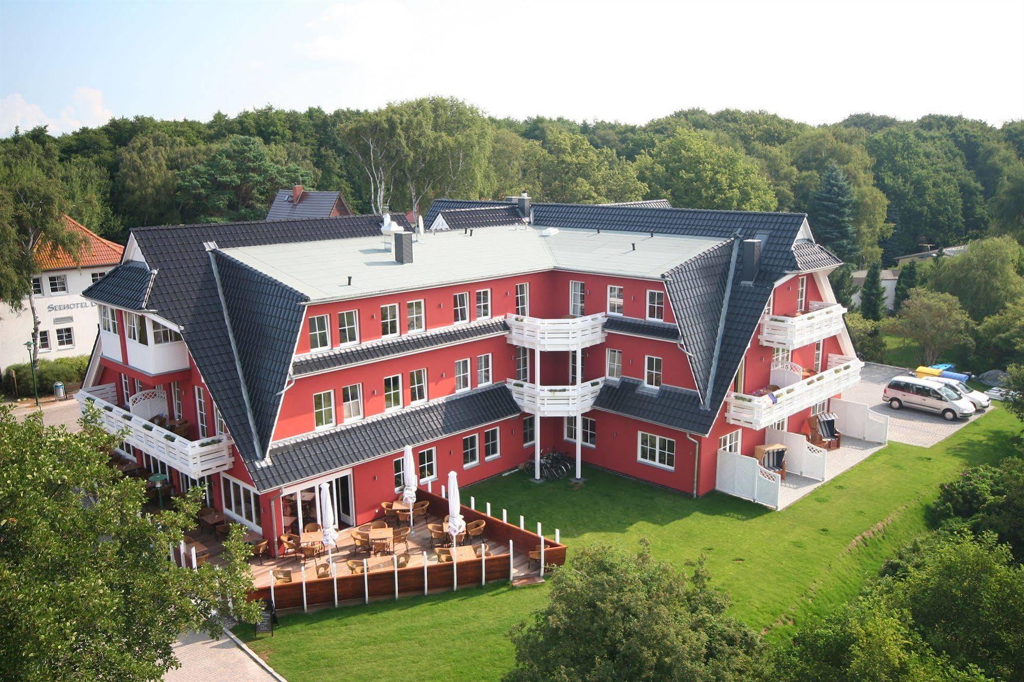 Strandhotel Deichgraf Graal-Mueritz Extérieur photo