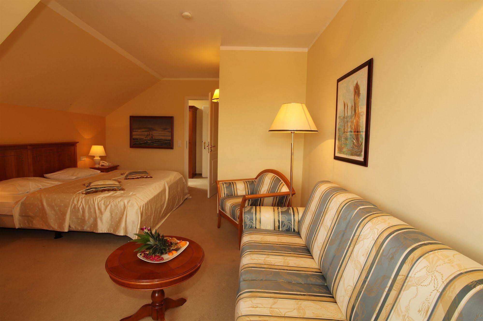 Strandhotel Deichgraf Graal-Mueritz Extérieur photo